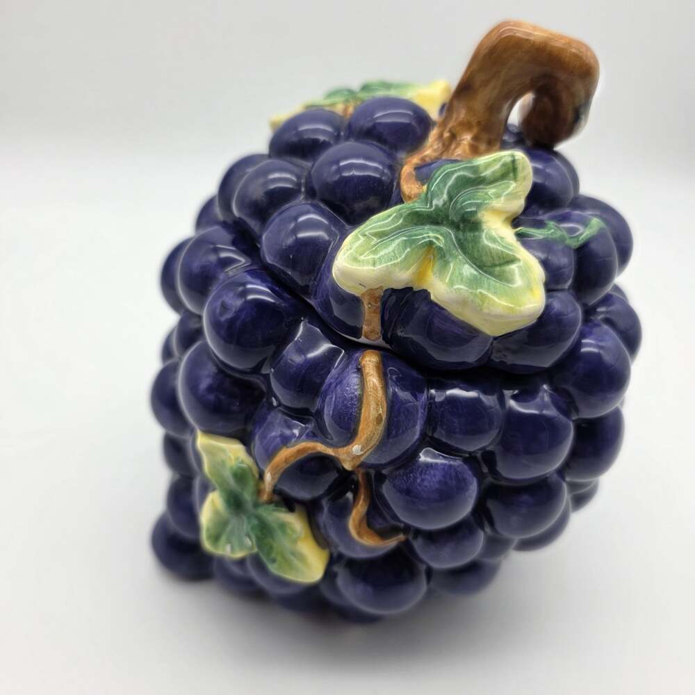 Purple Grapes Cluster Ceramic Lidded Jar Cookie Candy Dish Kitchen Decor